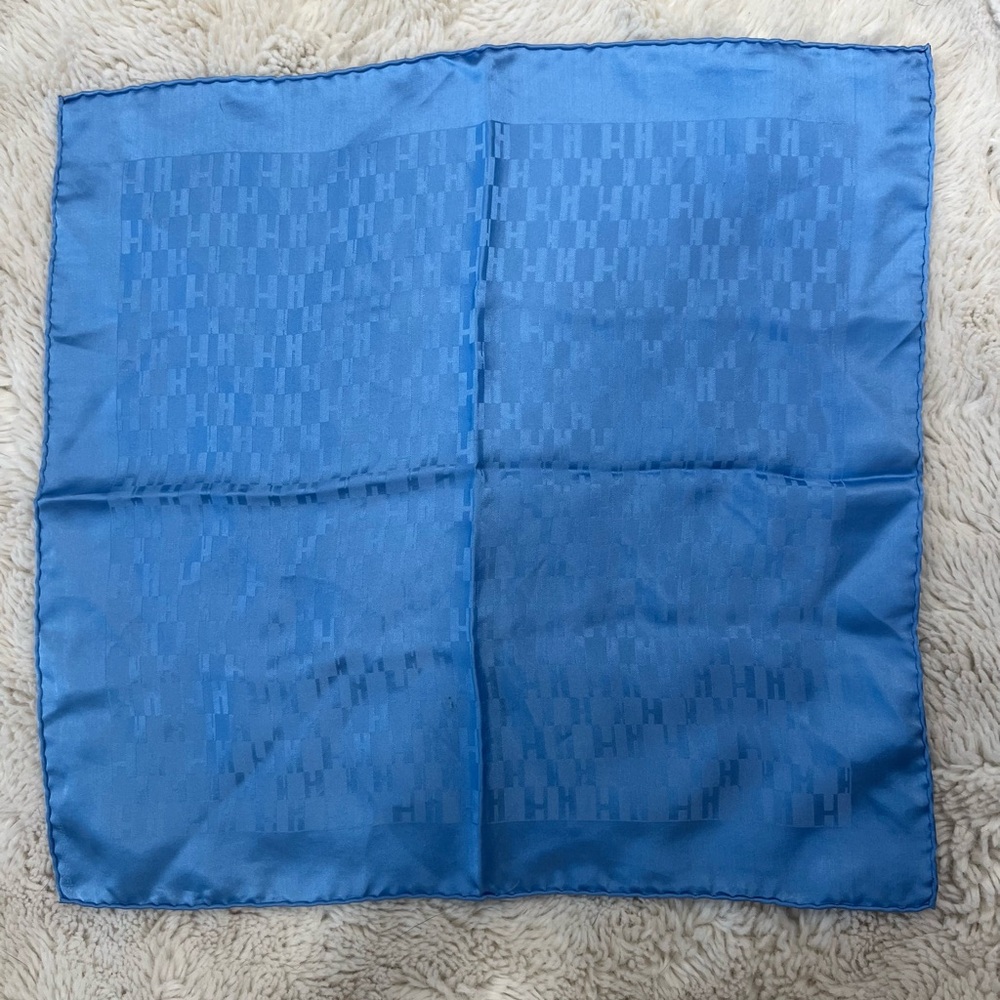Men’s Hermes Blue H Patterned Pocket Square/ Silk/ Carre 45 - Picture 7 of 7